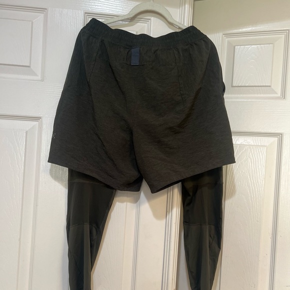Lululemon Activewear Two In One Short Mens Size L Green Stretch Lightweight. - Picture 6 of 9